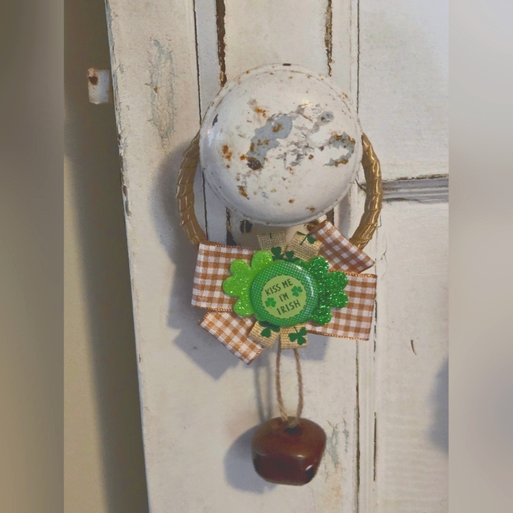 Kiss Me I'm Irish Door Hanger Door Knob Hanger St. Patrick's Day Shamrock Plaid